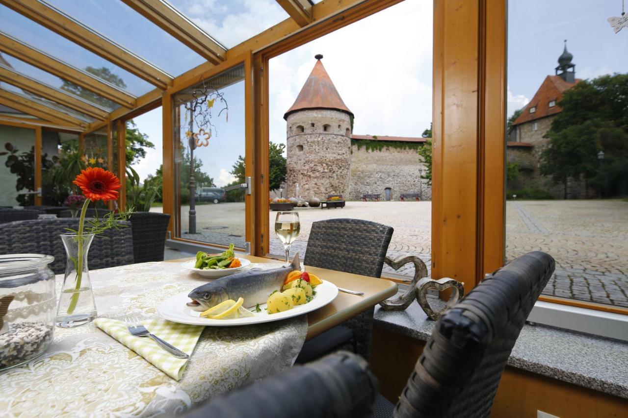 Gasthof Zur Burg Hohenberg an der Eger Bagian luar foto